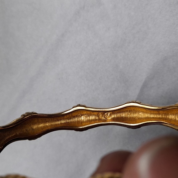 Swarovski crystal and gold tone bracelet. - Picture 5 of 5